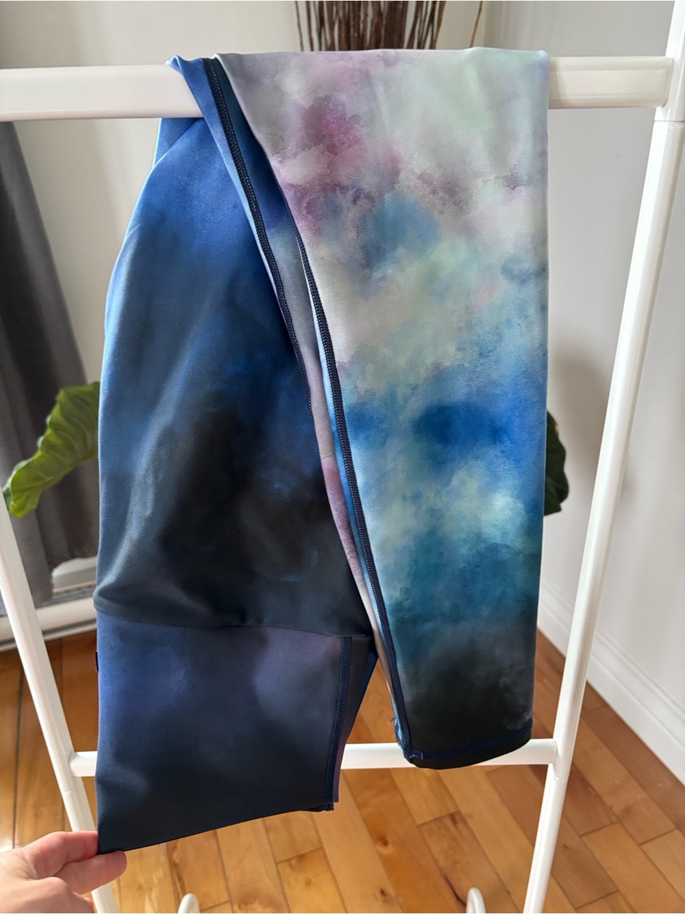 Oraki Women's Blue Tie-Dye Leggings